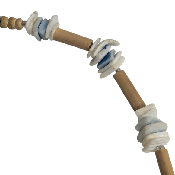 Hawaiian Blue White Pukka Shell and Wood Choker Necklace Vintage Boho Jewelry - Picture 2 of 7